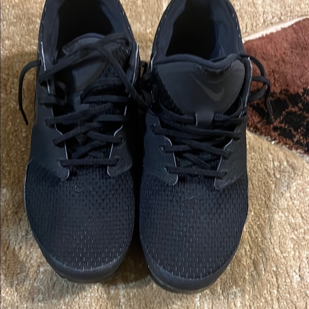 Nike Black Athletic Shoes with Breathable Mesh